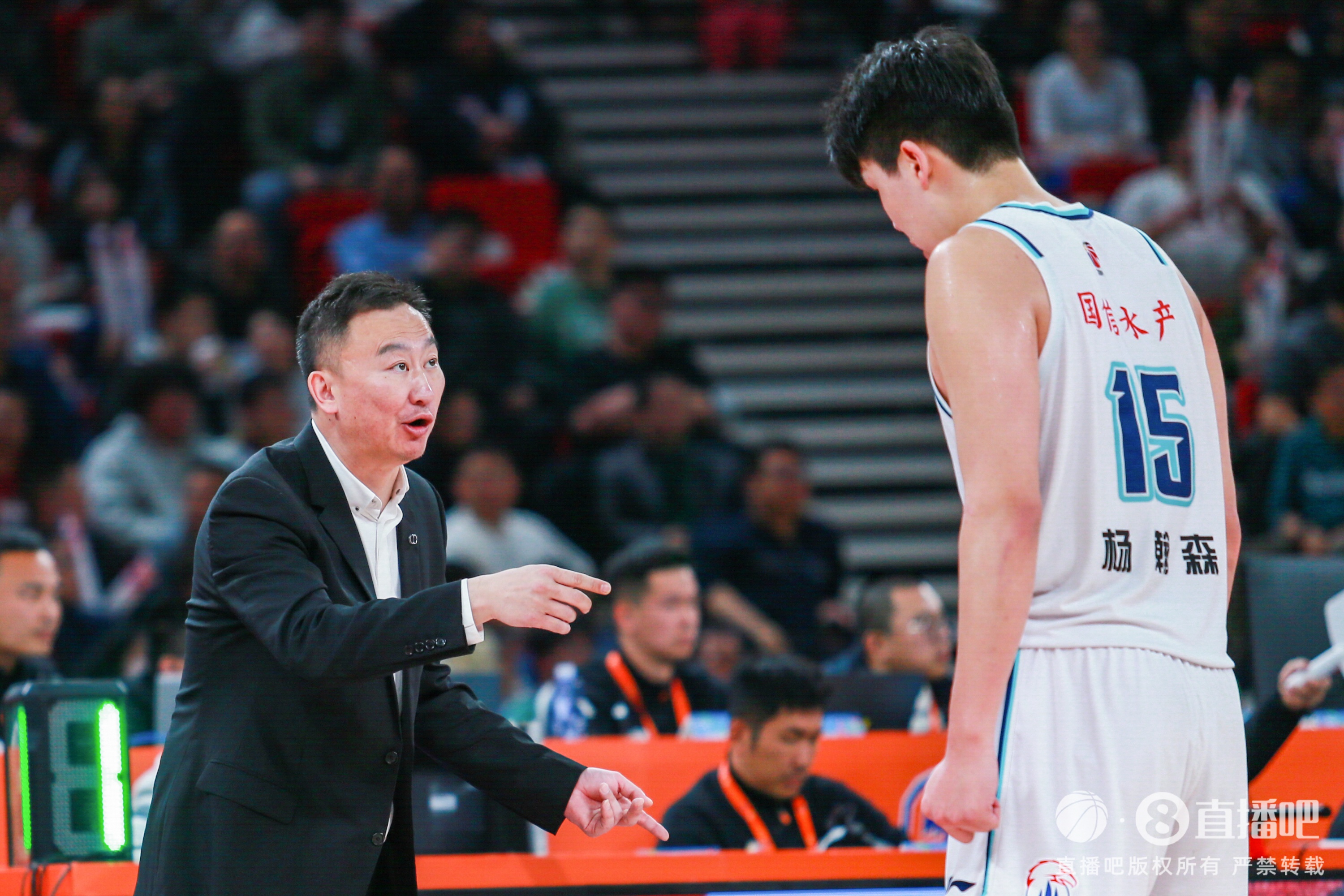 汤普森与约 汤普森与约